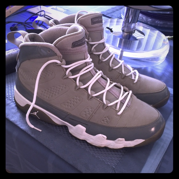 Jordan Other - Jordan cool grey 9 pain cracking on white areas